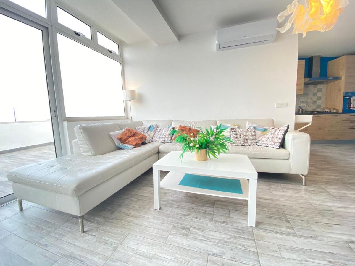 Ferienwohnung Penthouse "Maltese scent" Mellieħa Exterior foto