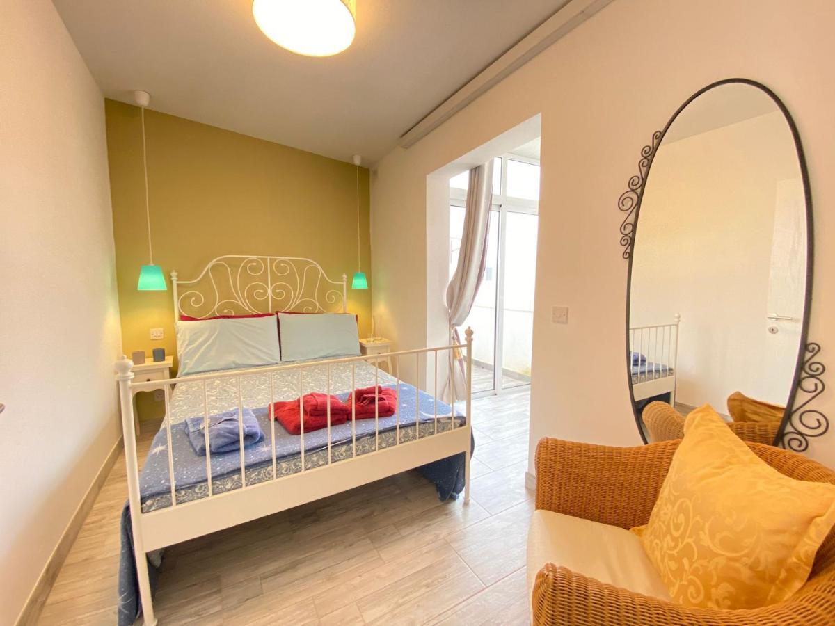 Ferienwohnung Penthouse "Maltese scent" Mellieħa Exterior foto